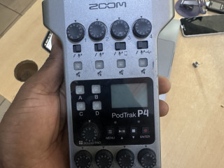 original-zoom-podtrak-p4-audio-recorder-for-podcasts-and-more